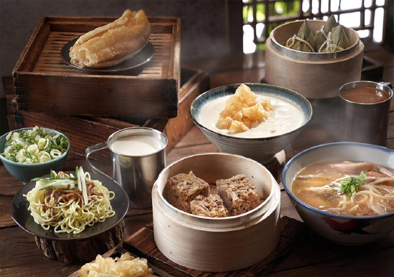 Palais De Chine Hotel Taipei Bagian luar foto A selection of dim sum