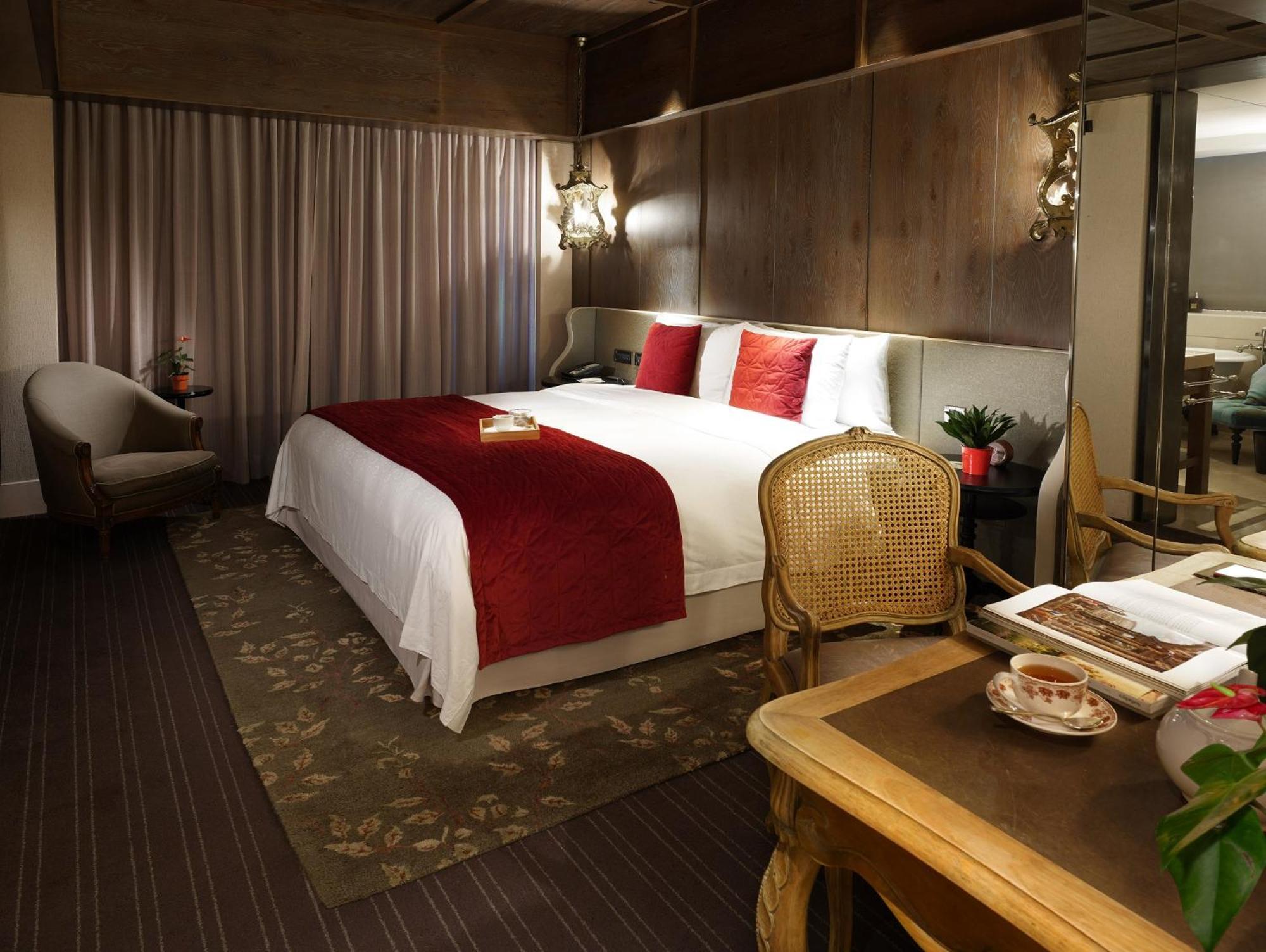 Palais De Chine Hotel Taipei Bagian luar foto A room at the hotel