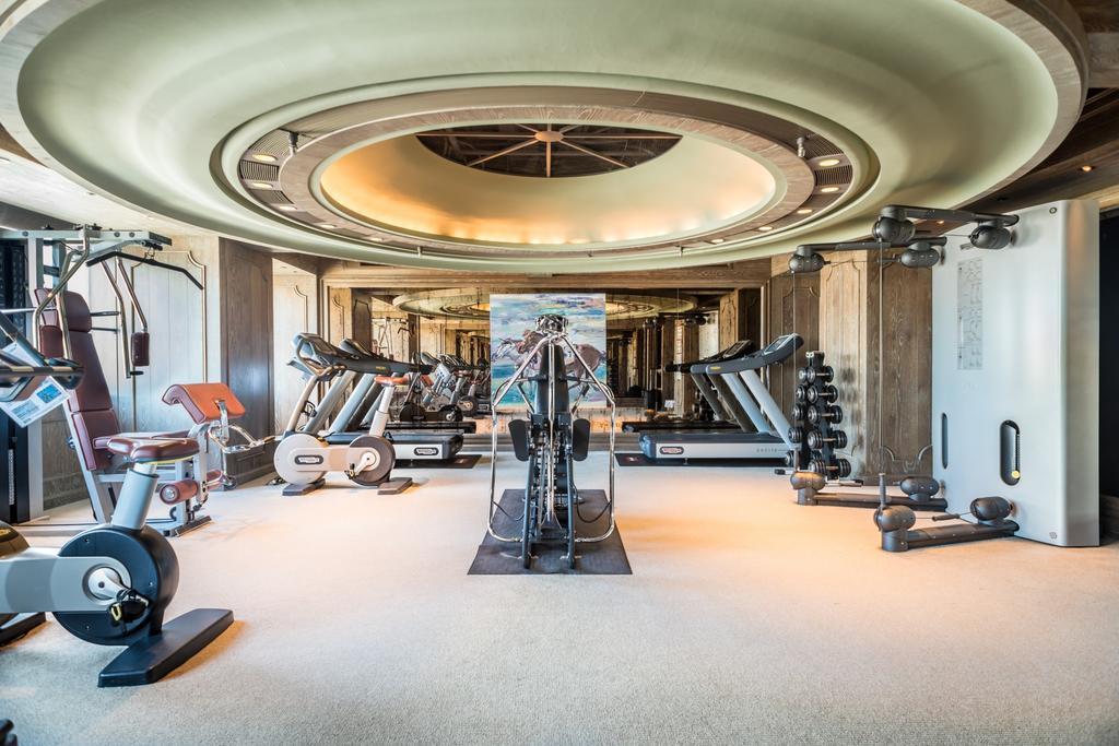 Palais De Chine Hotel Taipei Bagian luar foto The gym at the hotel